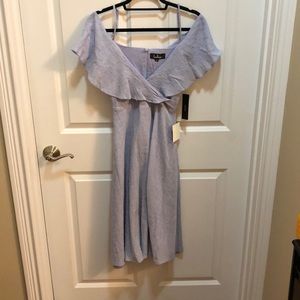 🦋Lulus Flutter Sleeve Off the Shoulder Dress🦋